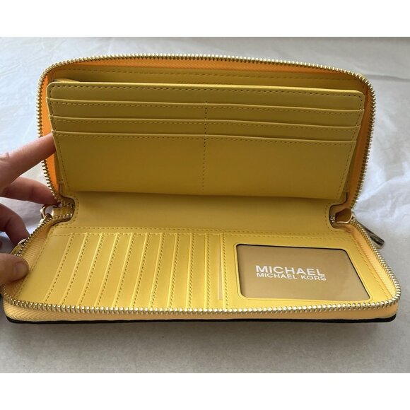 New Michael Kors Jet Set Large Travel Continental Wallet Leather Daisy Yellow - Picture 3 of 5